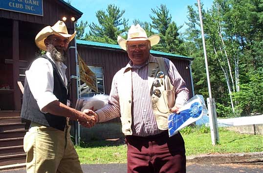 Receiving his ribbon for placing in a side event at Fracas in Pemi Gulch.
