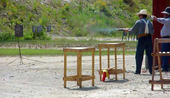 Deadhead shooting the speed shotgun event from the hip.