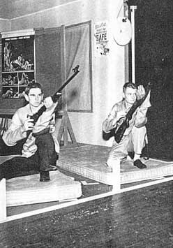 Sonny Reynolds and Melvin Brown in the pre-firing position
