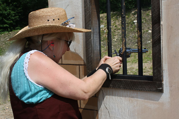 Belle Evans shooting between the bars on Stage 4.