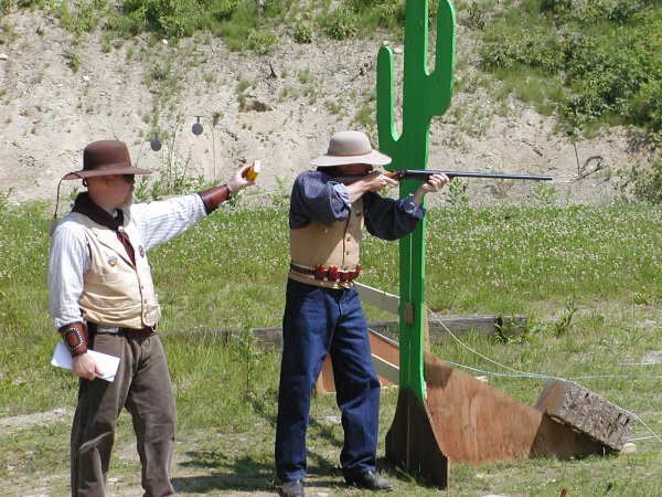 Shooting his external hammered double ...