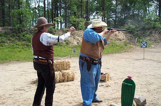 Toledo Kid being timed by Saguaro Jack, Pelham, June 2003.